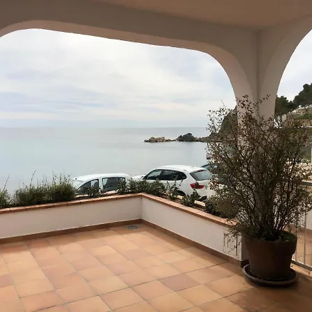 Acogedora Casa En Cap Negret, Ubicada A Primera Línea De La Playa. *