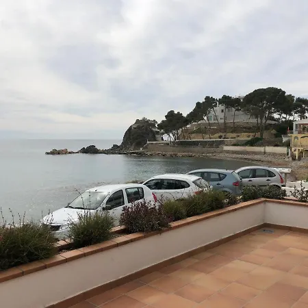 Acogedora Casa En Cap Negret, Ubicada A Primera Línea De La Playa.
